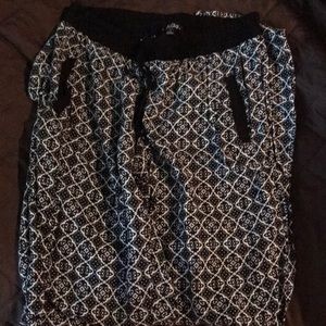 Cute black & white jogger pants